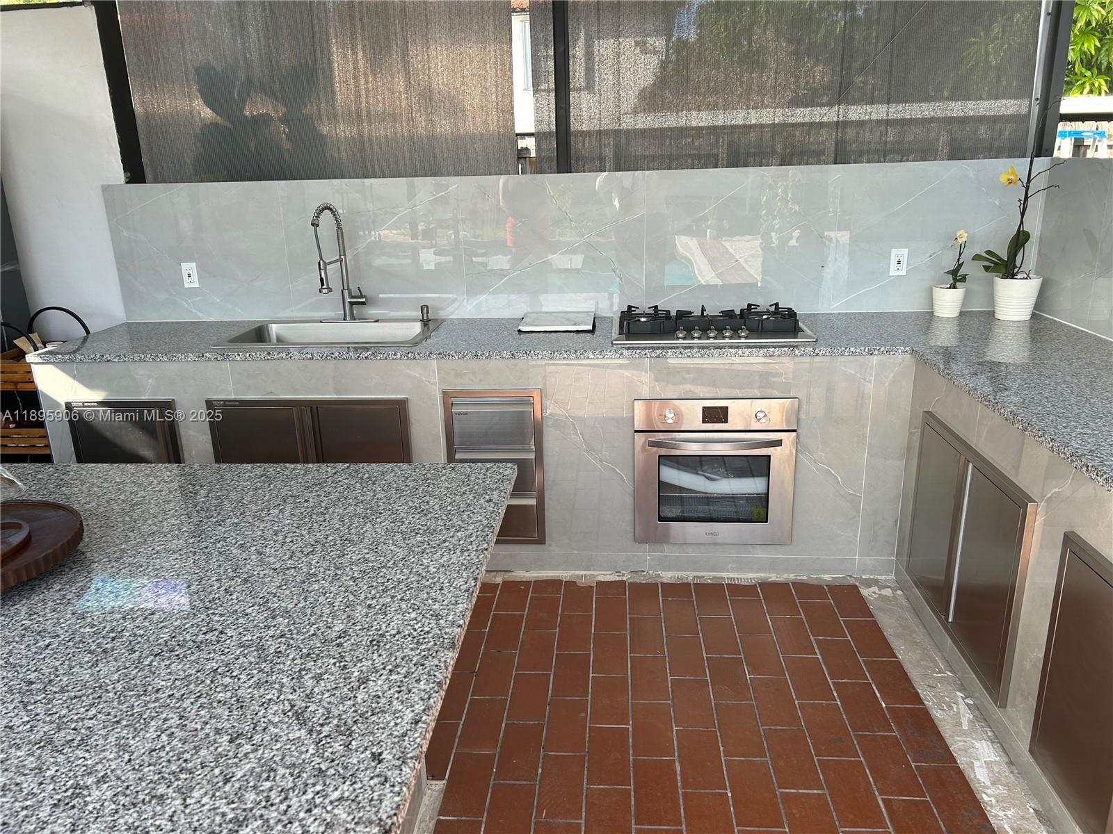 CORAL PARK ESTATES SEC 3 - Residential