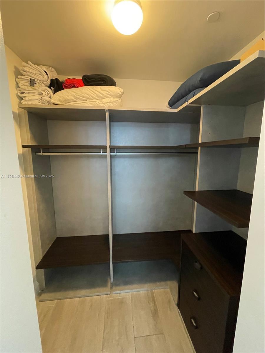BRICKELL HEIGHTS EAST CON - Residential