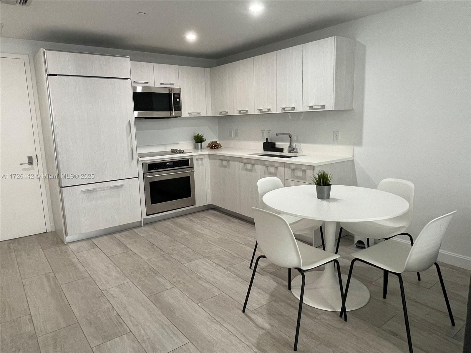 BRICKELL HEIGHTS EAST CON - Residential