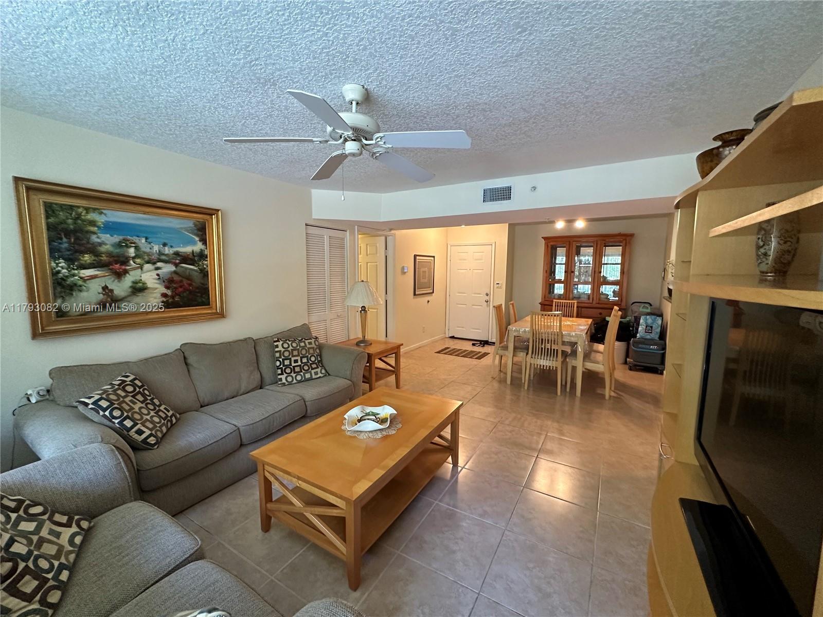 619 E Sheridan St 105