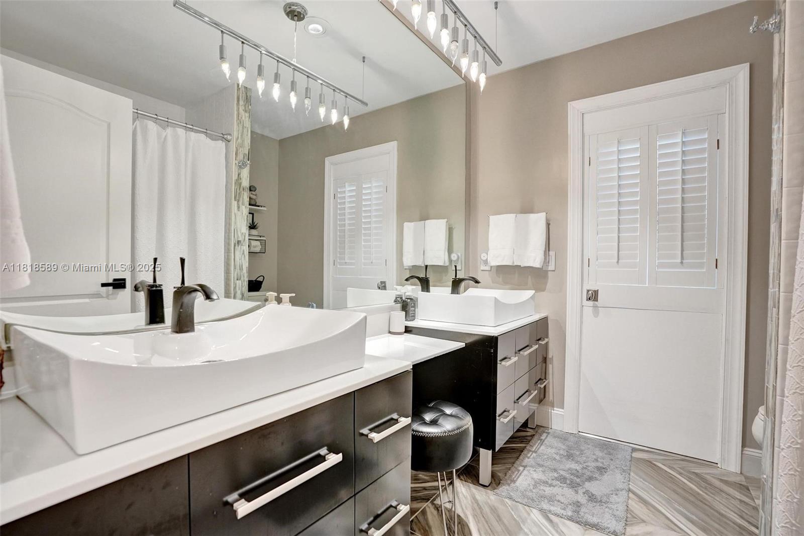 SHORES 1 - Residential