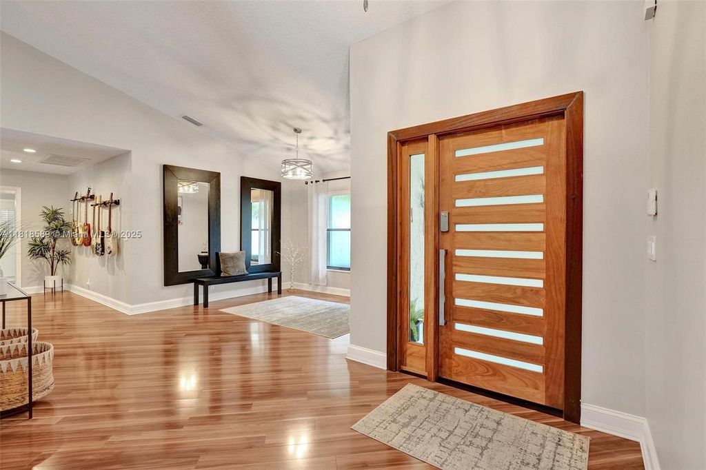 Photo of 18366 Lake Bend Dr, Jupiter, FL 33458 (MLS # A11818589)