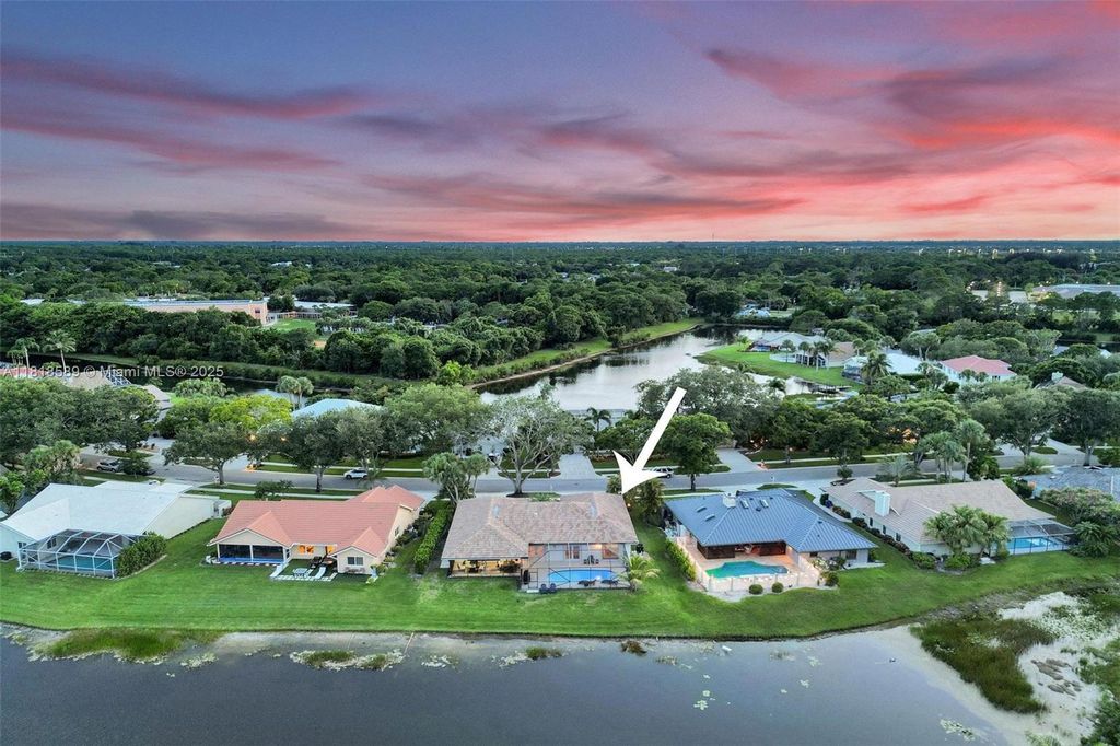 Photo of 18366 Lake Bend Dr, Jupiter, FL 33458 (MLS # A11818589)