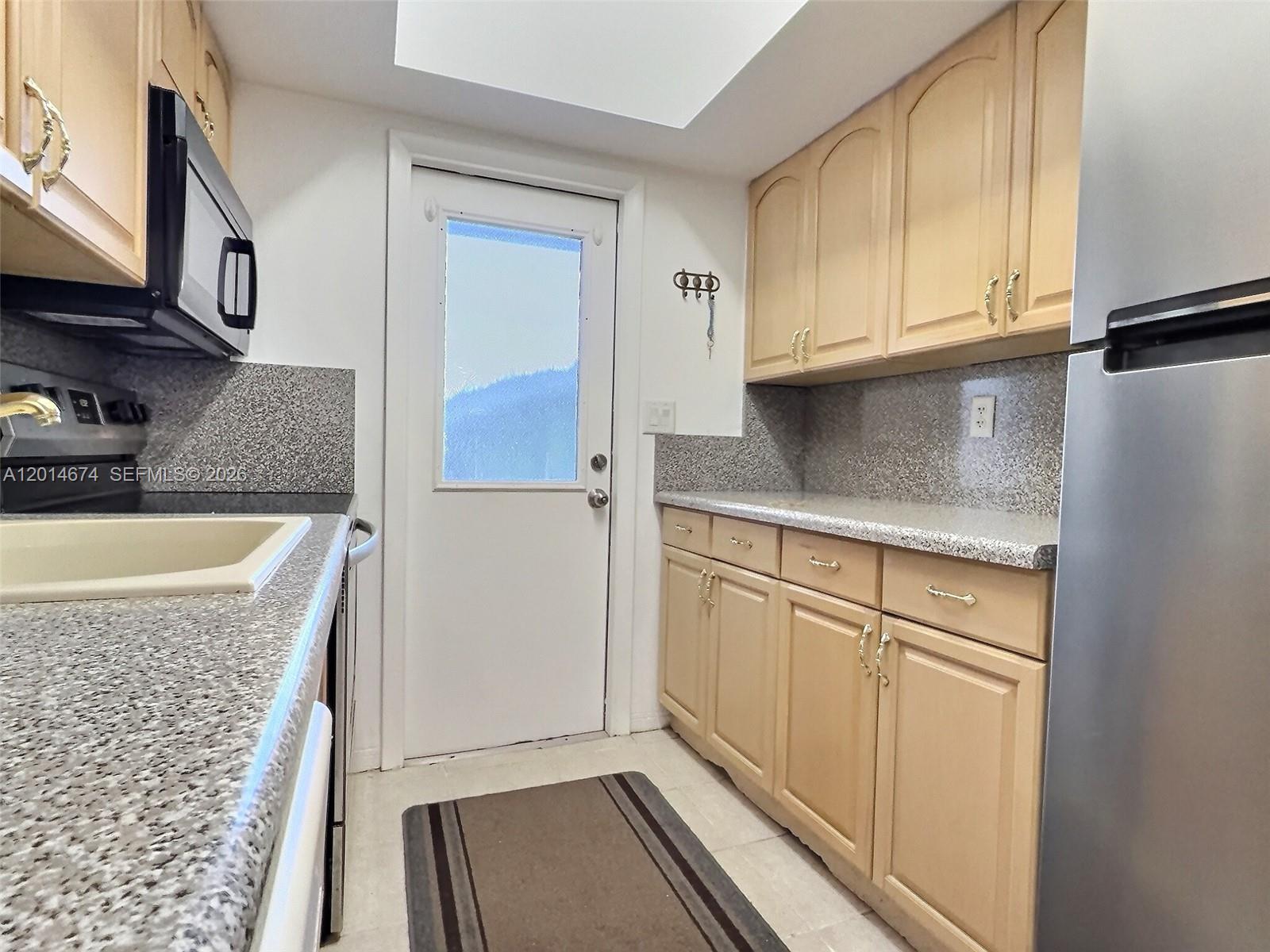 CROSSWINDS APTS INC CO-OP - Residential Lease