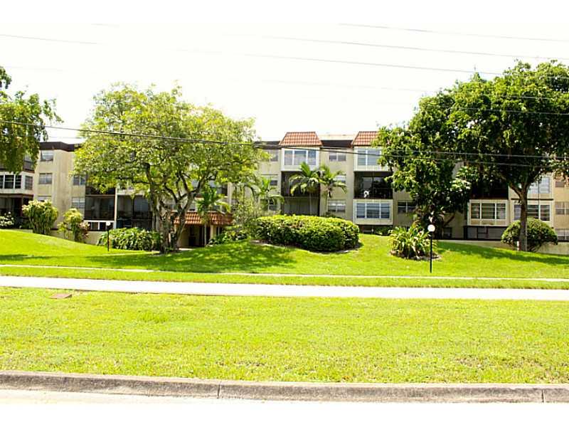 This spacious 1/1.5 unit is move-in ready with an updated kitchen and updated baths with new tile throughout. The master bedroom features a walk-in closet, plus additional closet space. The unit also has a separate dining room and living area. There is a large outdoor patio space which is partially screened. Amenities include a pool, tennis courts, hot tub, gym, and clubhouse. The unit also offers an additional room for storage, located on the 5th floor. No leasing.