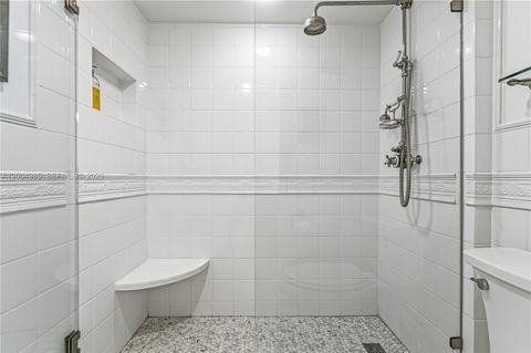 Tiny photo for 3101 NE 47th Ct #403, Fort Lauderdale, FL 33308 (MLS # A12004985)