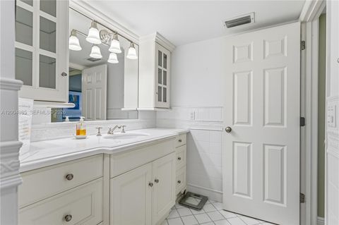 Tiny photo for 3101 NE 47th Ct #403, Fort Lauderdale, FL 33308 (MLS # A12004985)