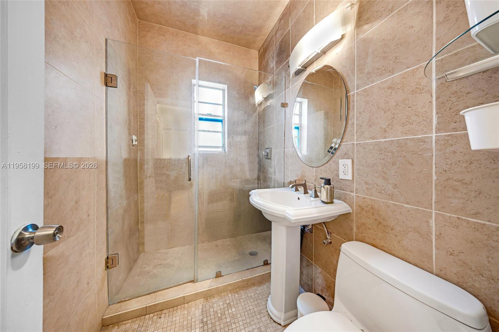 THE VINTAGE EAST CONDO - Residential