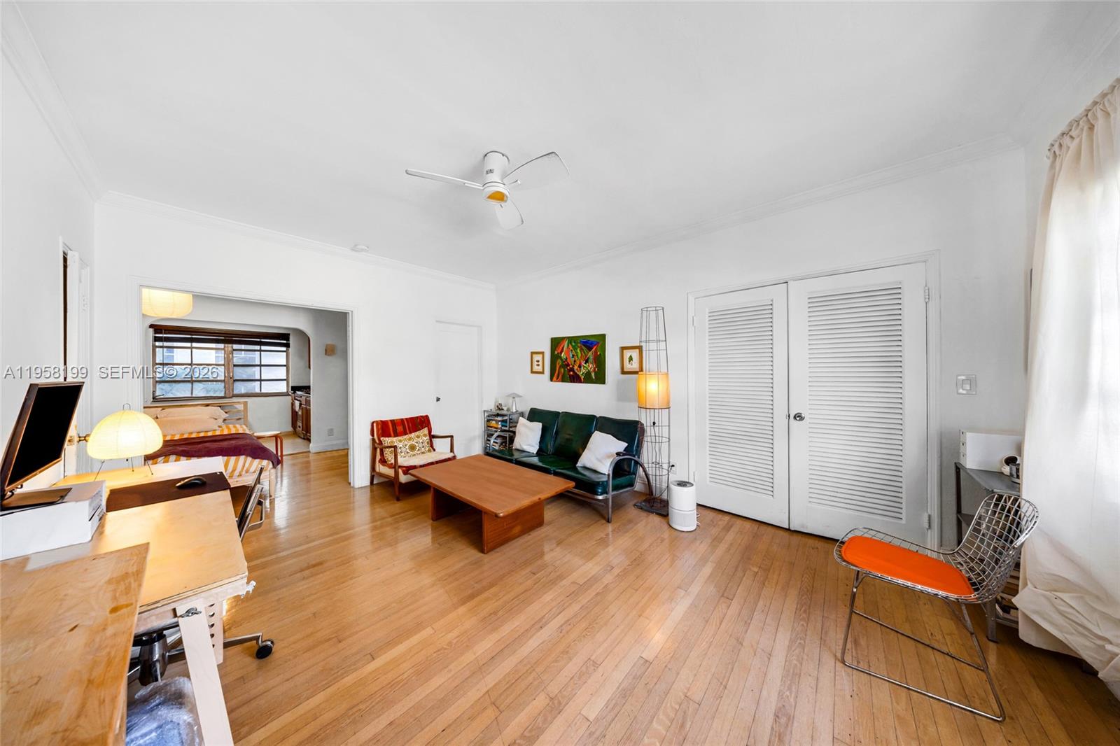 THE VINTAGE EAST CONDO - Residential