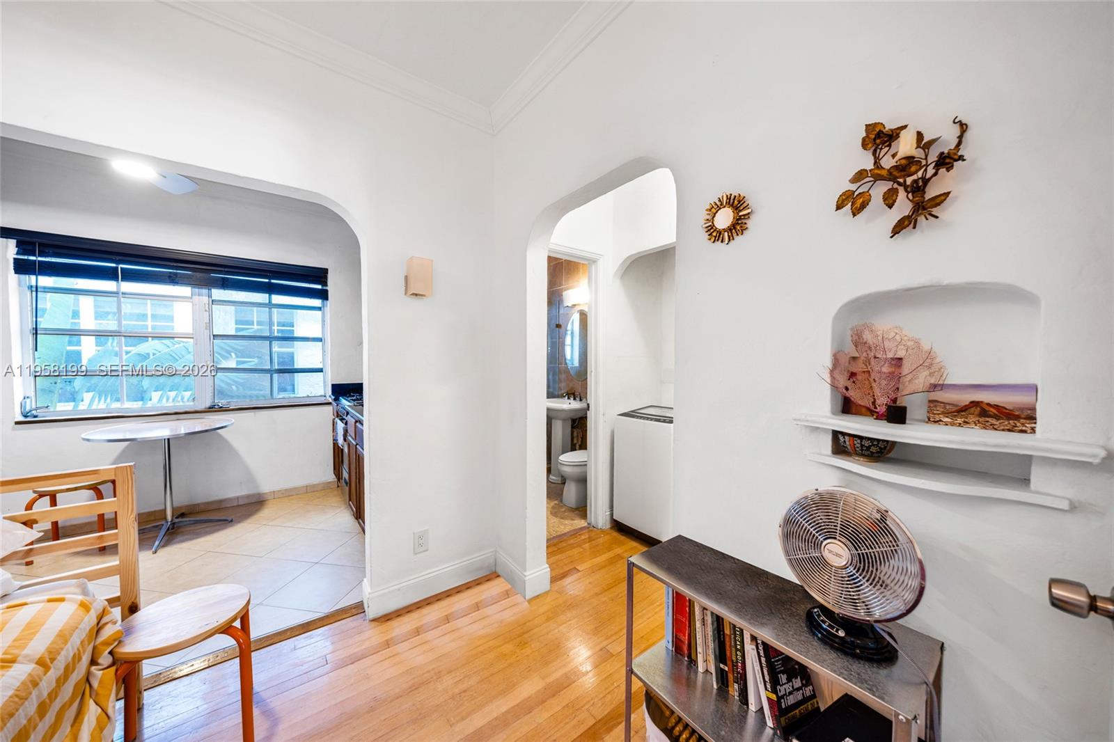 THE VINTAGE EAST CONDO - Residential