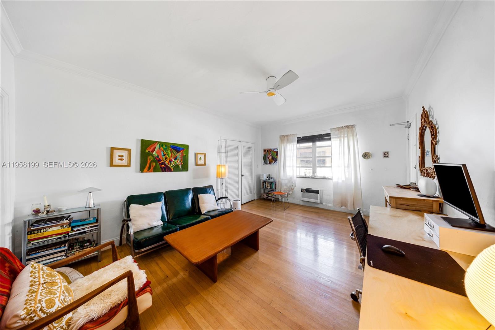 THE VINTAGE EAST CONDO - Residential