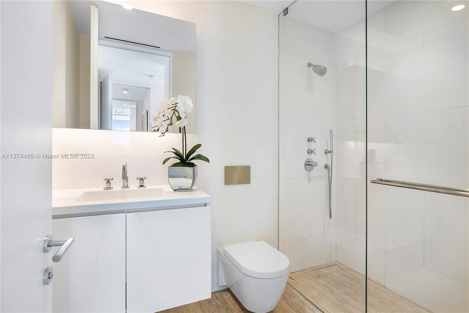 SURF CLUB CONDO - Residential