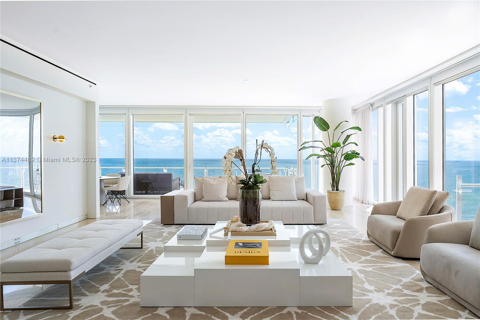 SURF CLUB CONDO - Residential