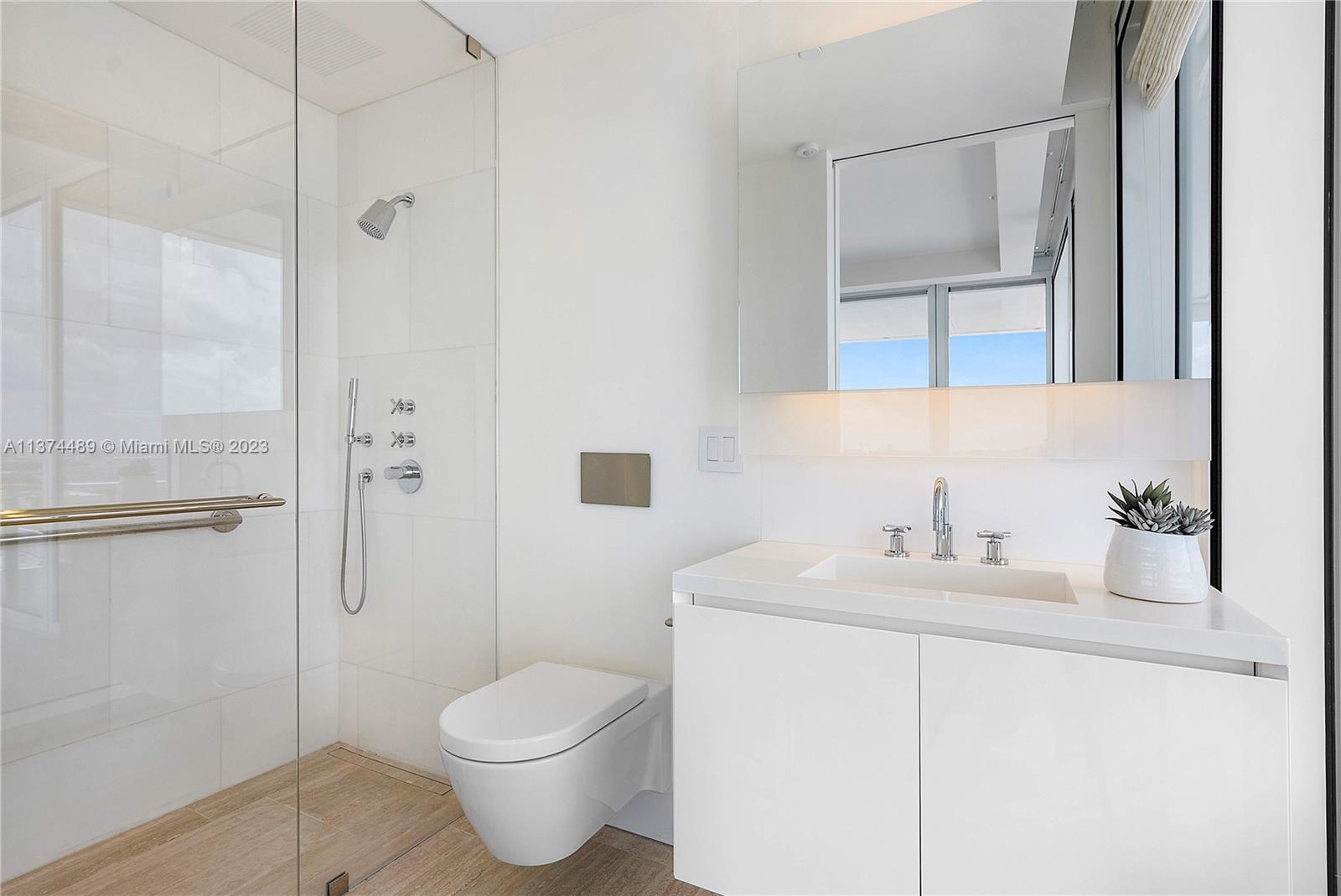 SURF CLUB CONDO - Residential