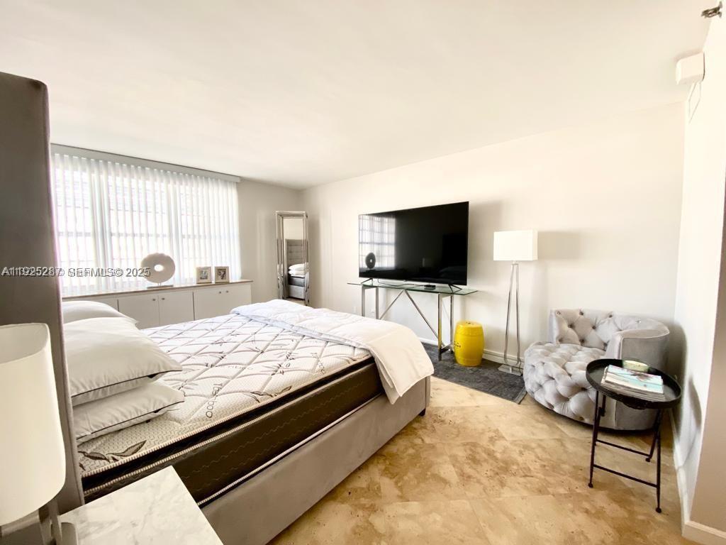 THE DECOPLAGE CONDO - Residential