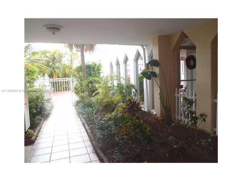 THE VINTAGE CONDO - Residential