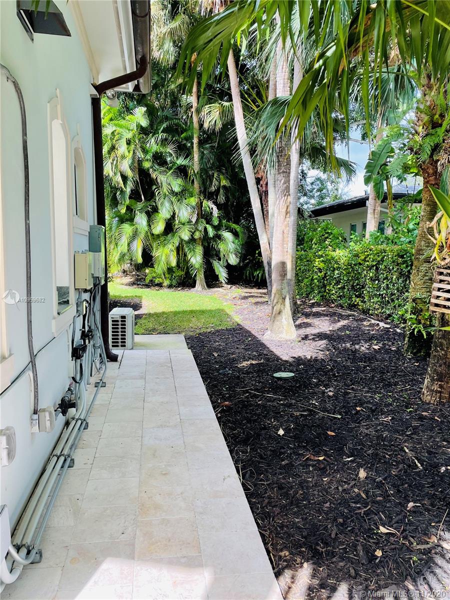 HELMS COUNTRY ESTATES RE- - Residential