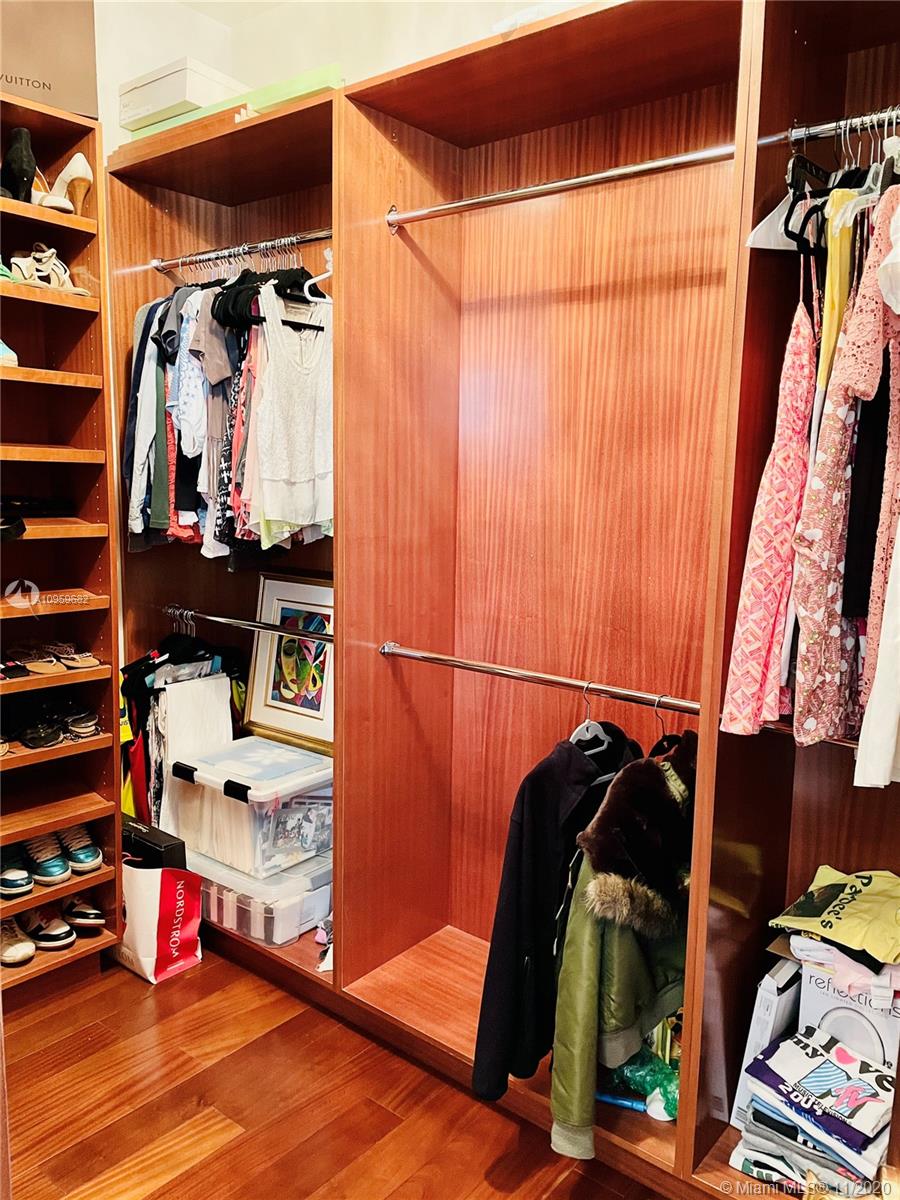 HELMS COUNTRY ESTATES RE- - Residential