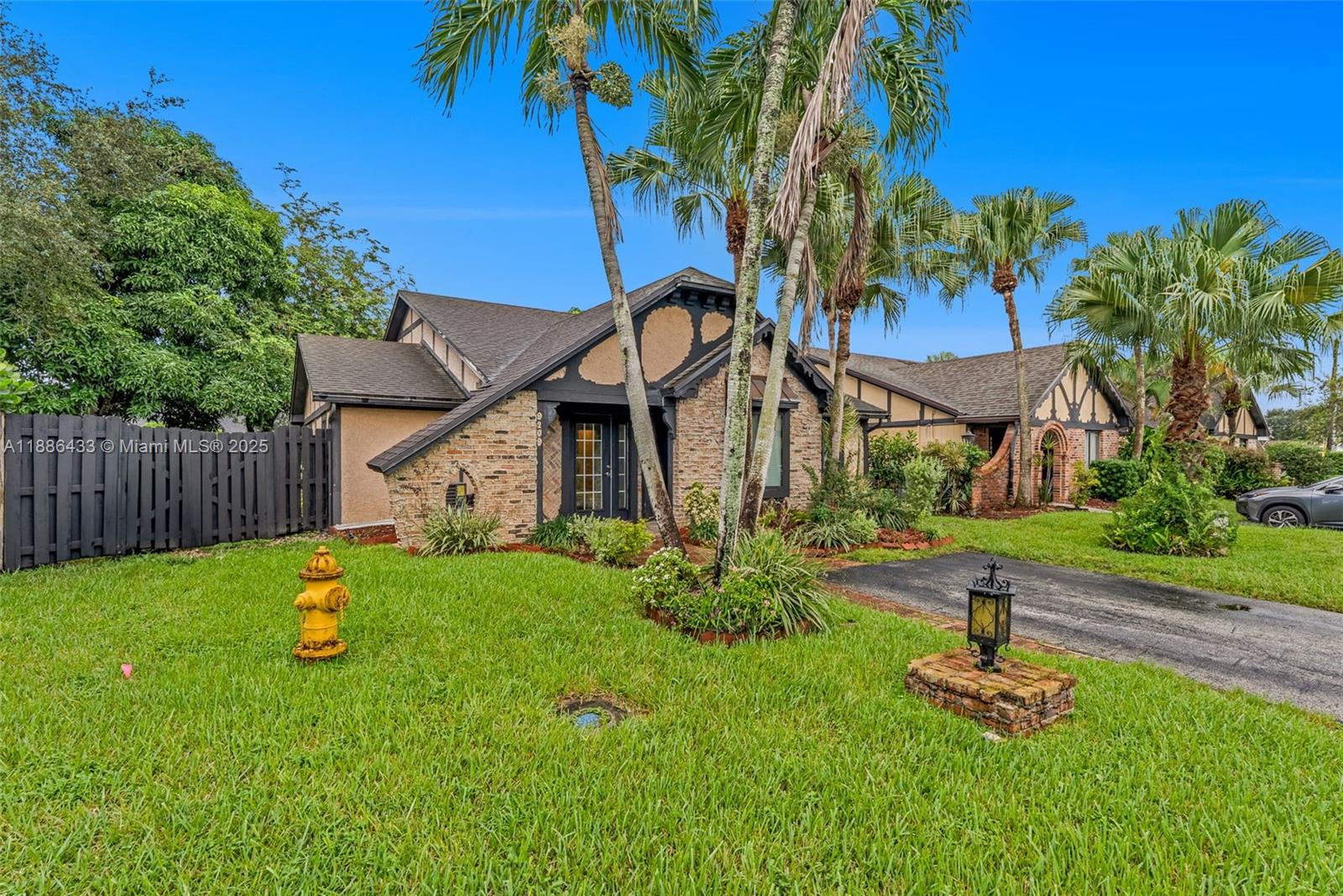 SPRINGTREE LAKES - Residential