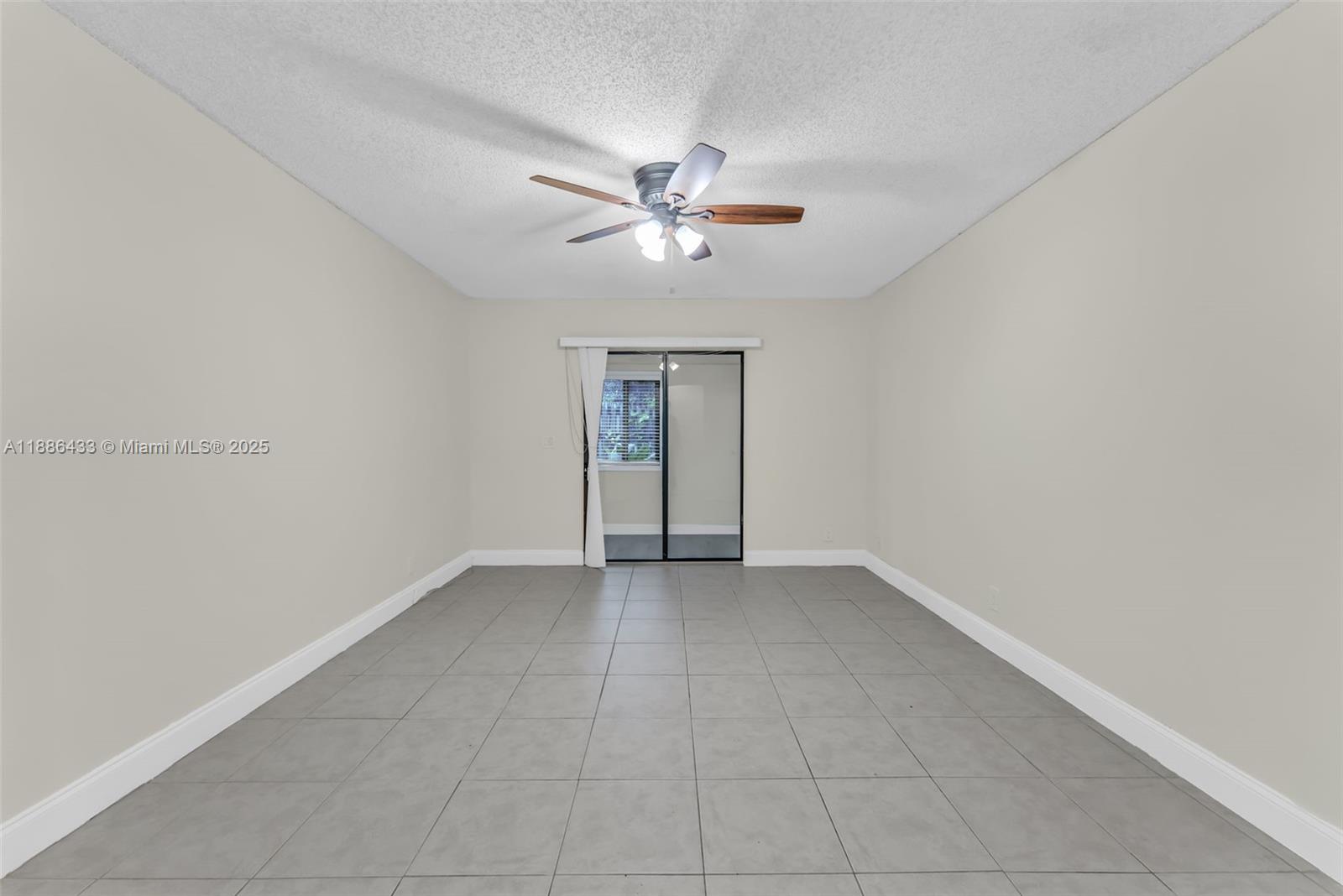 SPRINGTREE LAKES - Residential