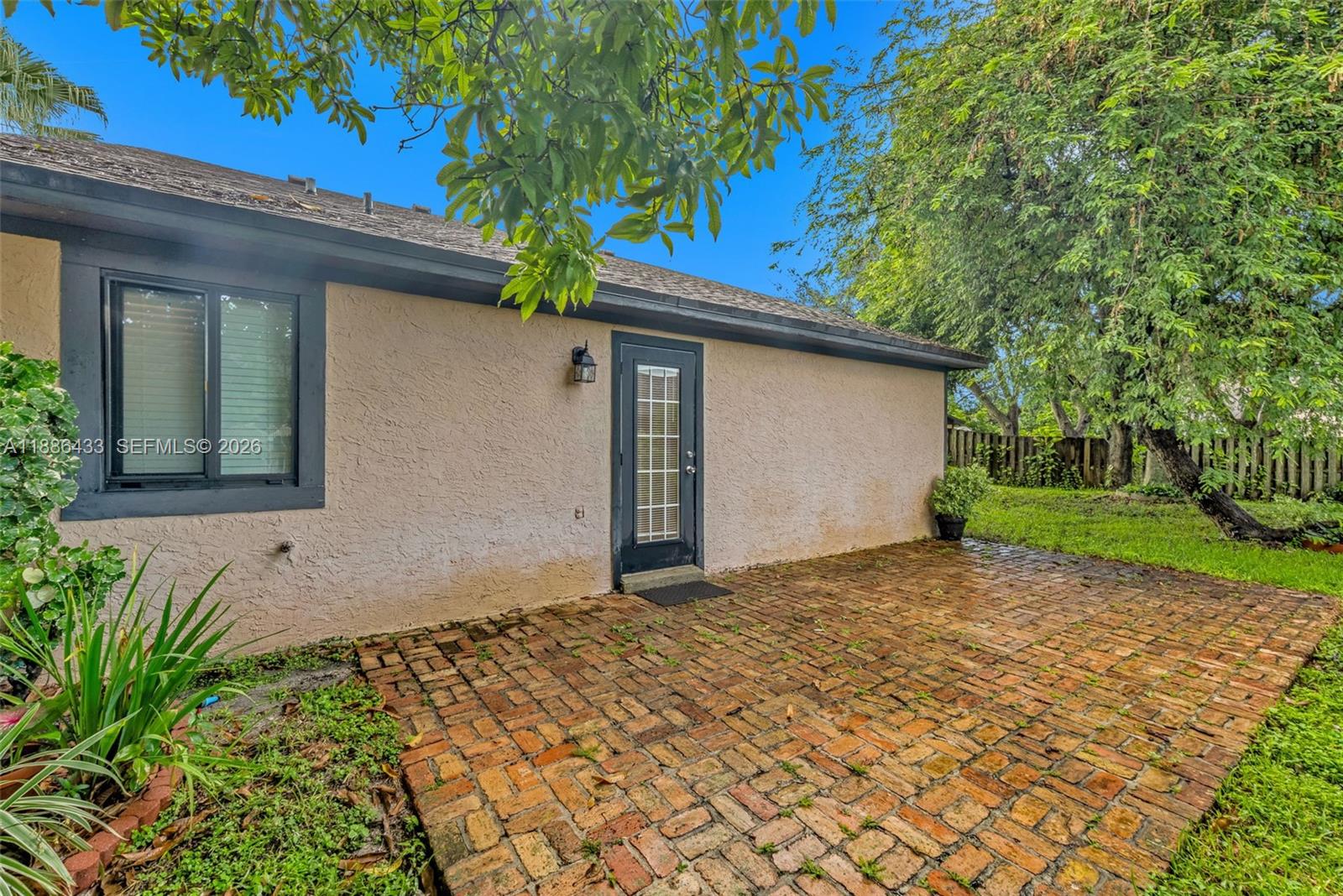 SPRINGTREE LAKES - Residential