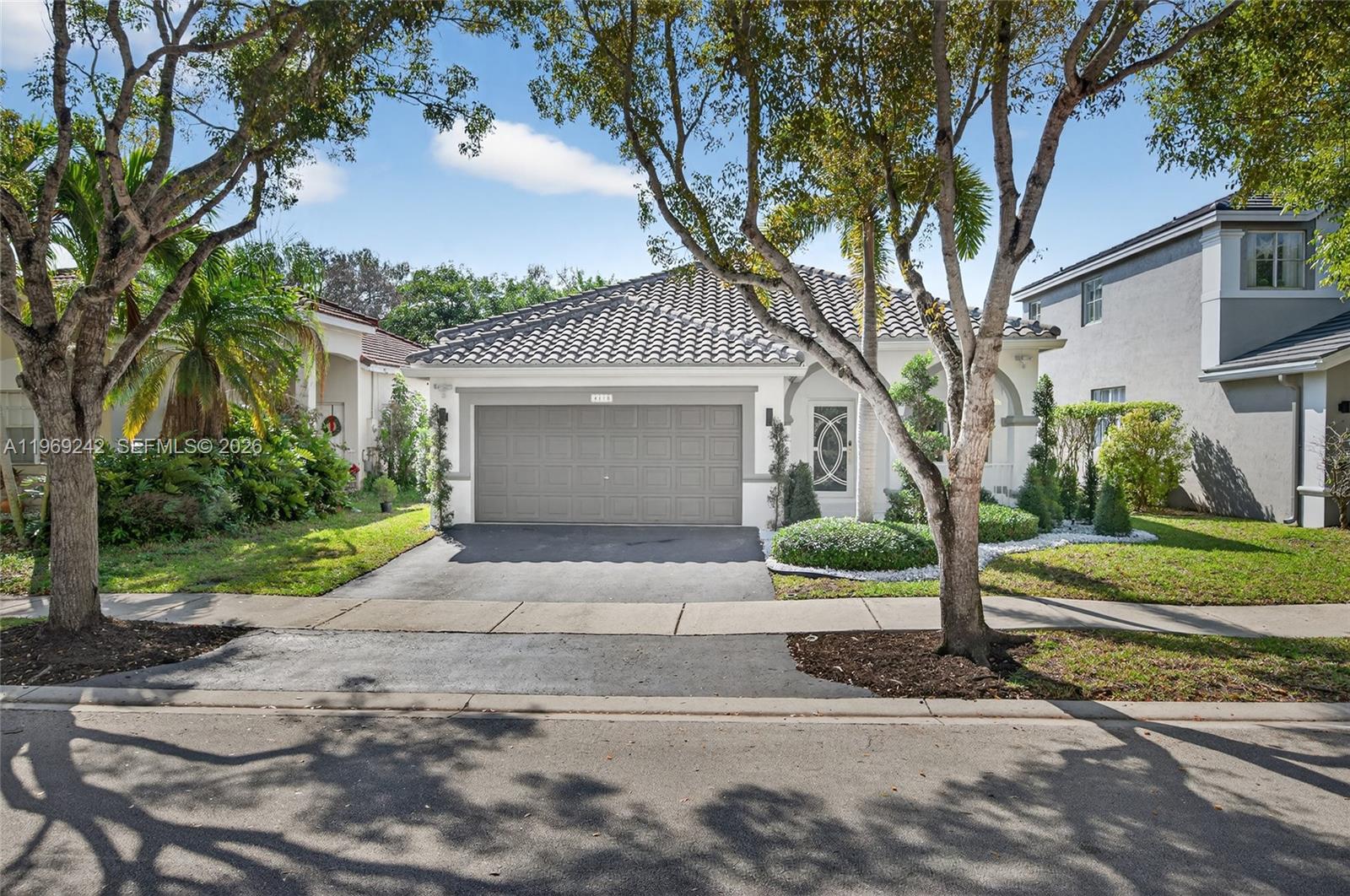 4115 Sabal Ridge Cir