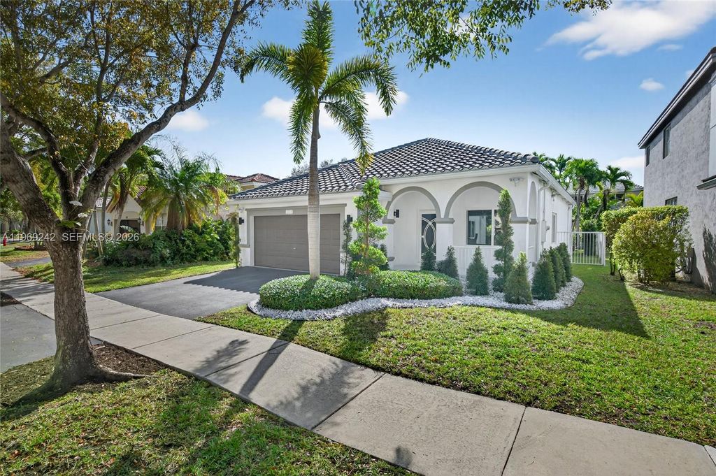 Photo of 4115 Sabal Ridge Cir, Weston, FL 33331 (MLS # A11969242)