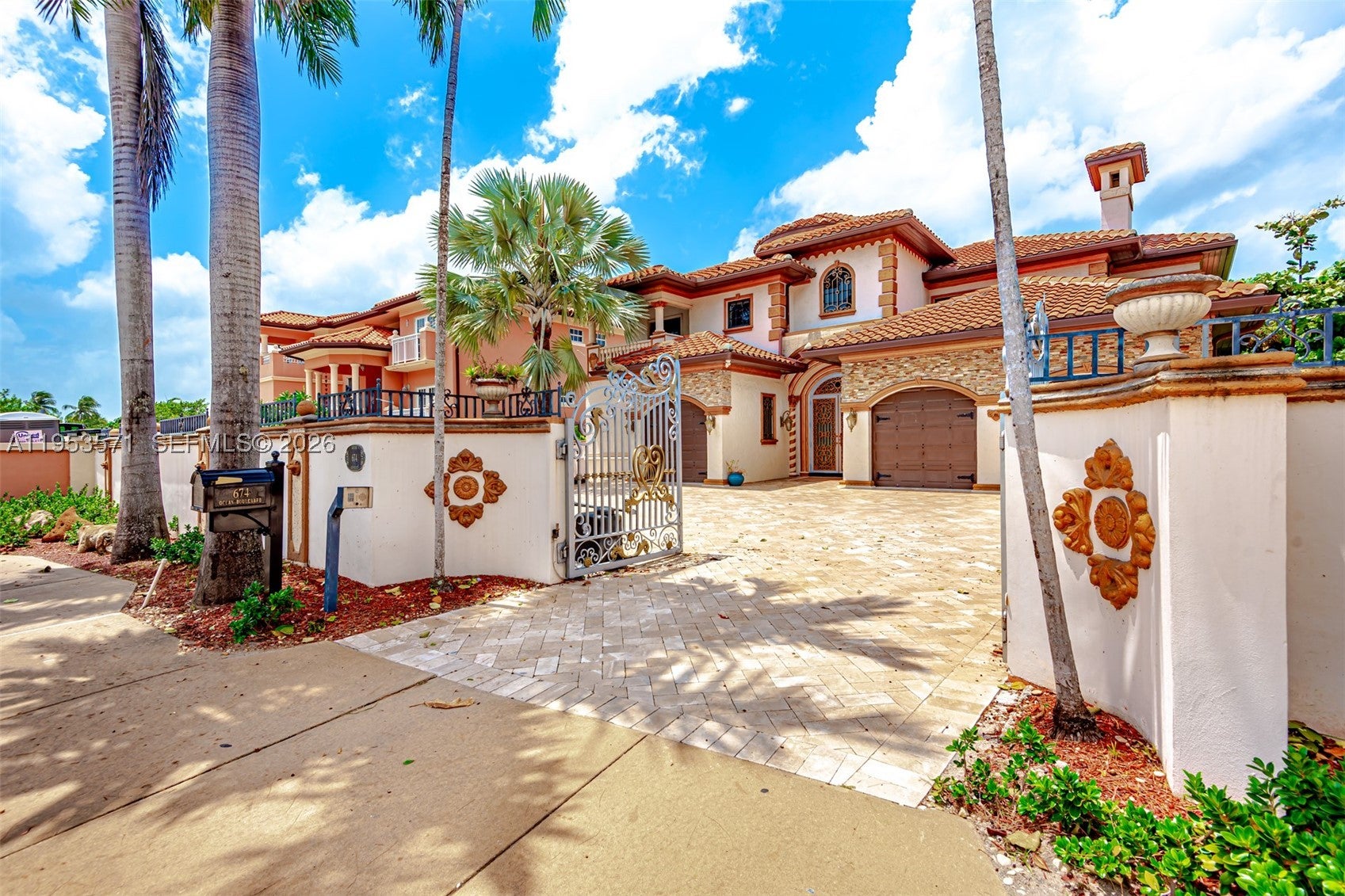674 Ocean Blvd