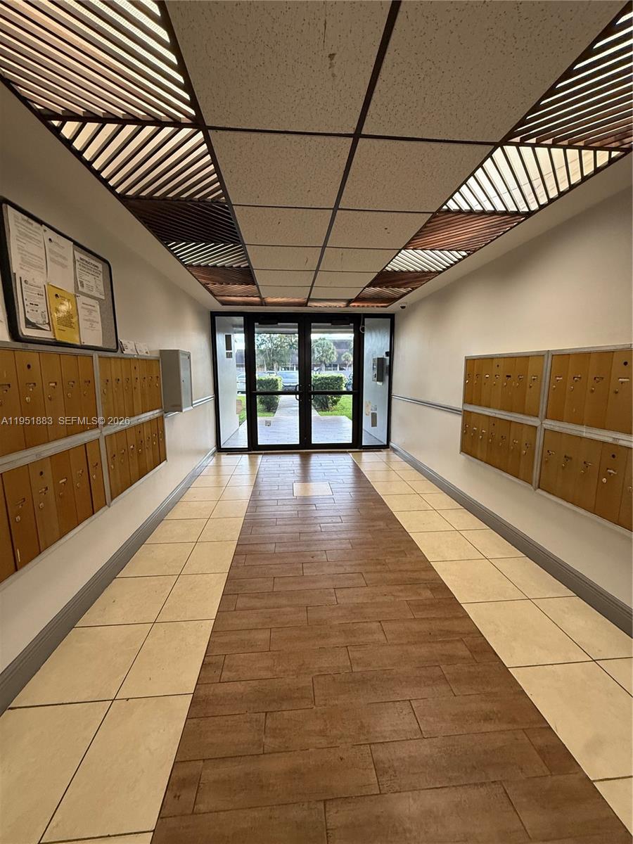 NOB HILL WEST CONDO - Residential