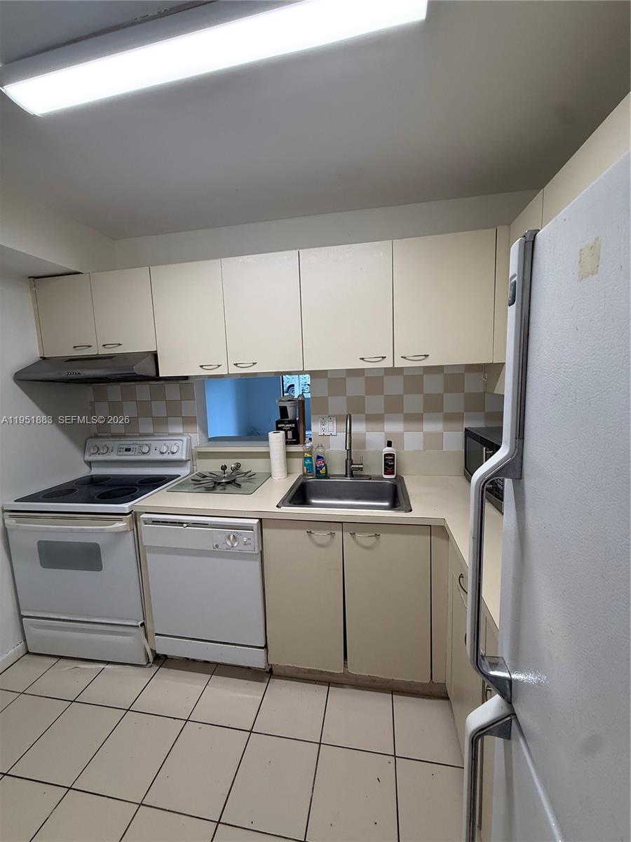 NOB HILL WEST CONDO - Residential