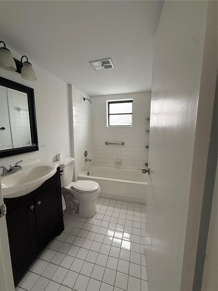 NOB HILL WEST CONDO - Residential