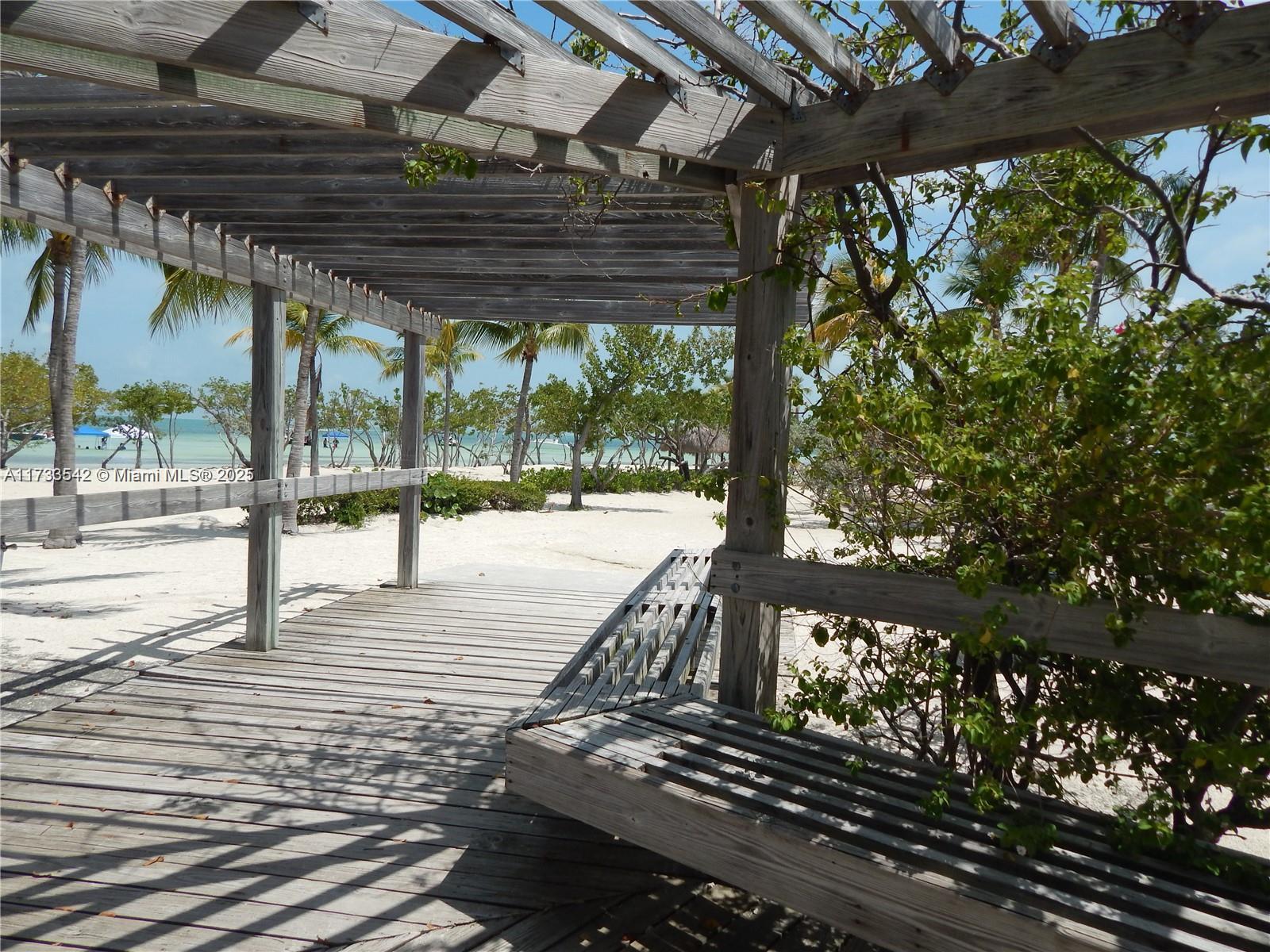 Rental Property at 30 El Capitan Dr 1, Islamorada, Monroe County, Florida - Bedrooms: 1 
Bathrooms: 1  - $3,800 MO.
