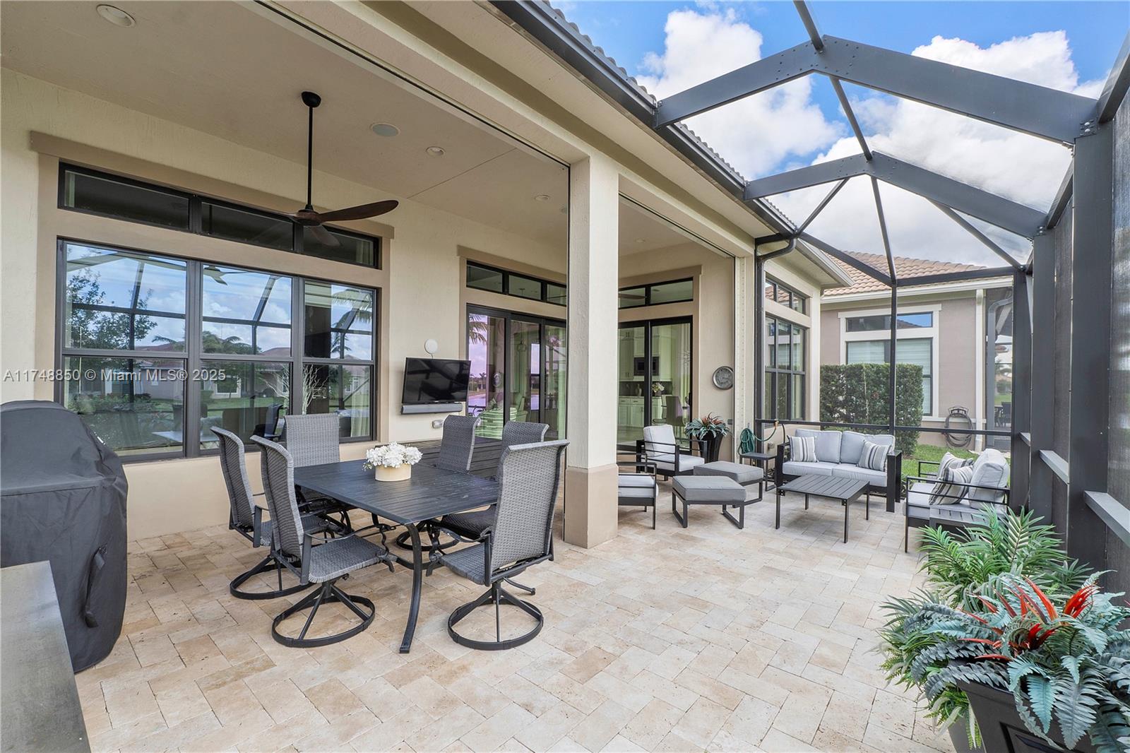 PARKLAND ROYALE - Residential