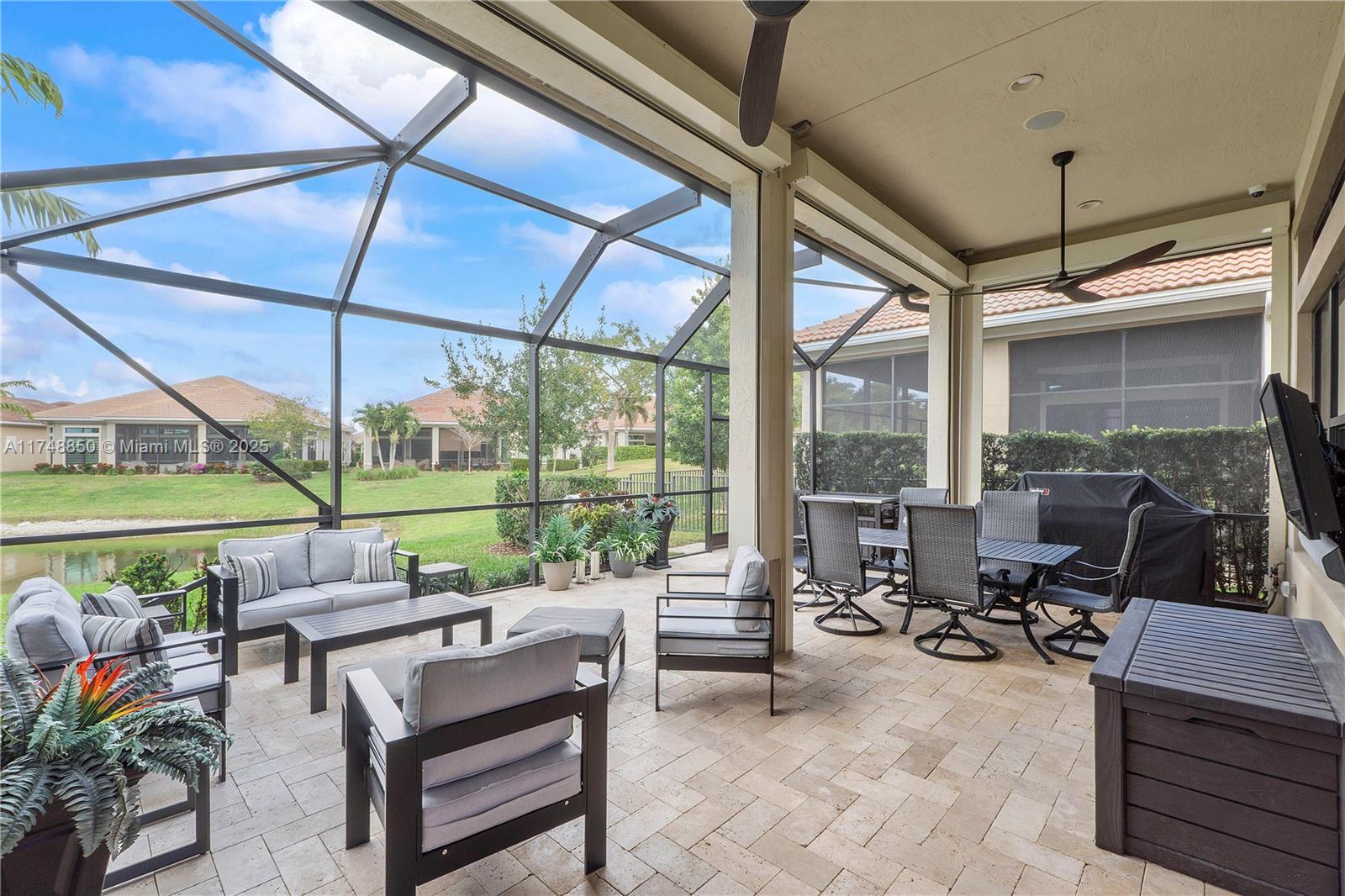 PARKLAND ROYALE - Residential