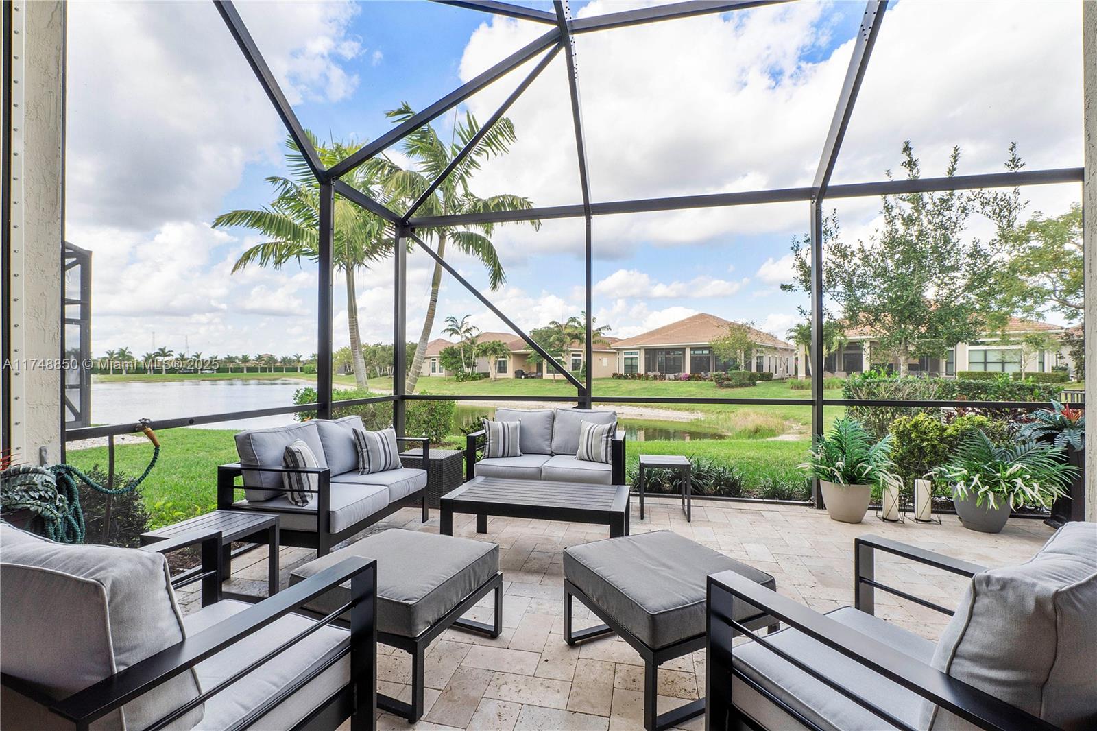 PARKLAND ROYALE - Residential
