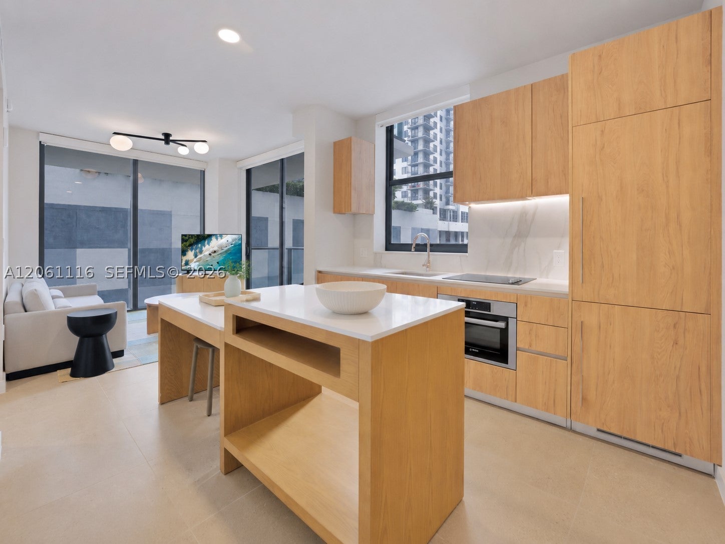 11 NE 6th St 809