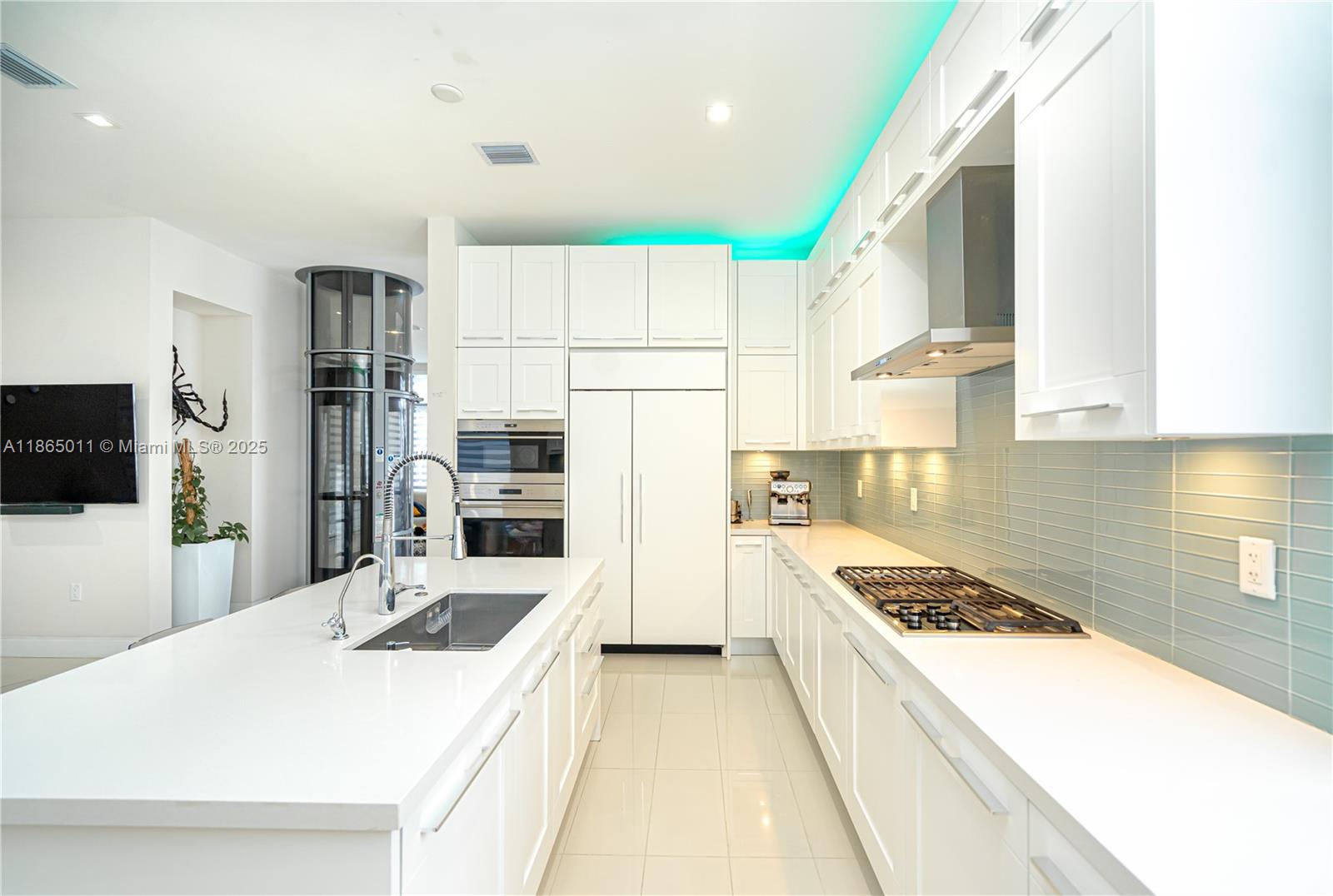 DOWNTOWN DORAL SOUTH PHAS - Residential