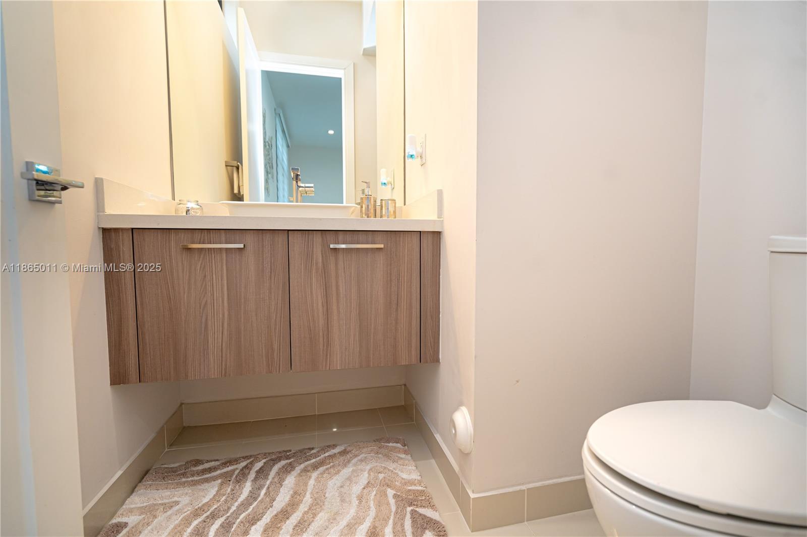 DOWNTOWN DORAL SOUTH PHAS - Residential