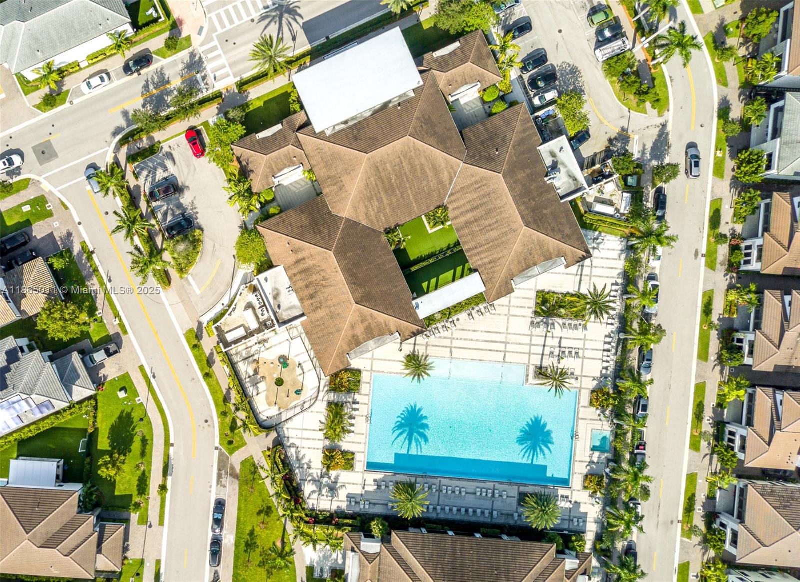 DOWNTOWN DORAL SOUTH PHAS - Residential