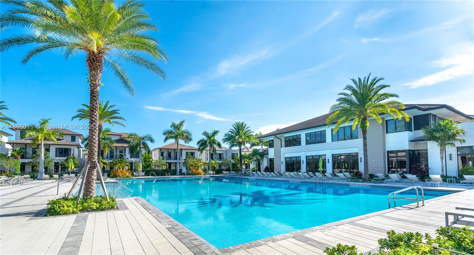 DOWNTOWN DORAL SOUTH PHAS - Residential