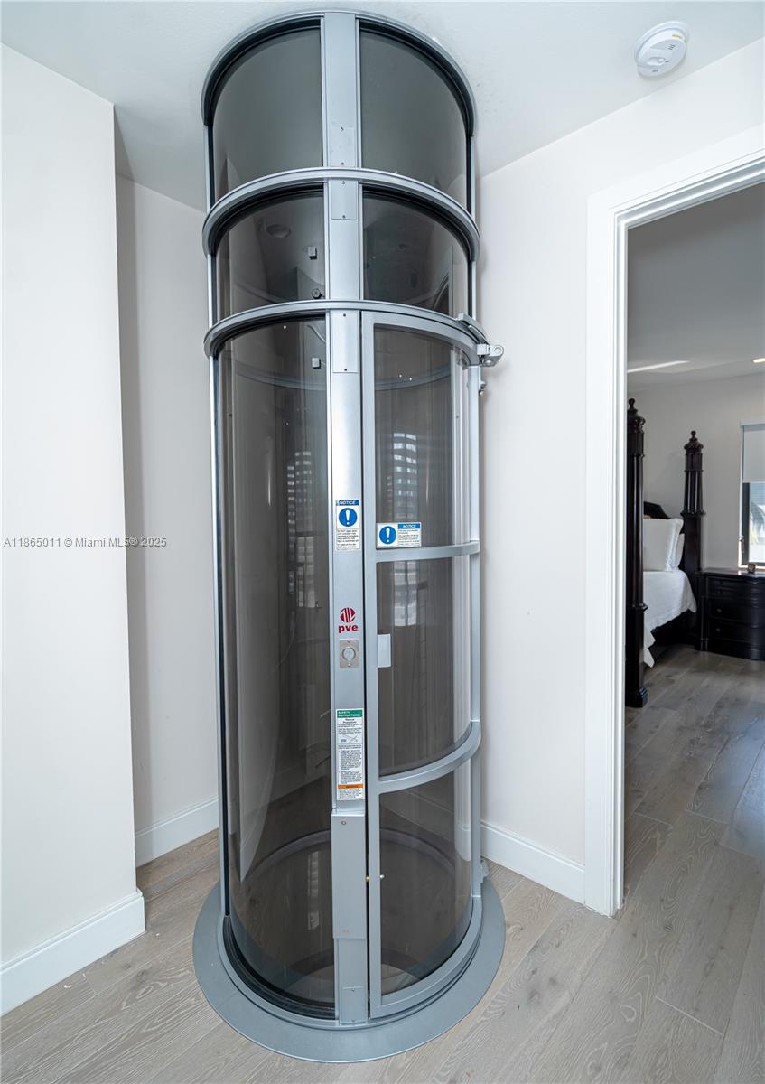 DOWNTOWN DORAL SOUTH PHAS - Residential