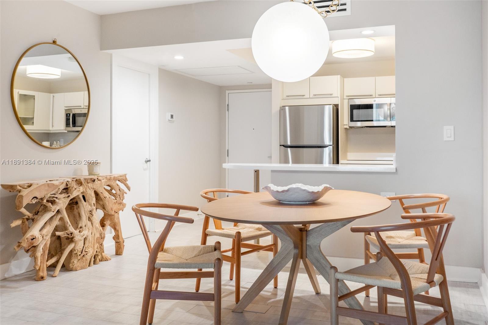 RONEY PALACE CONDO - Residential