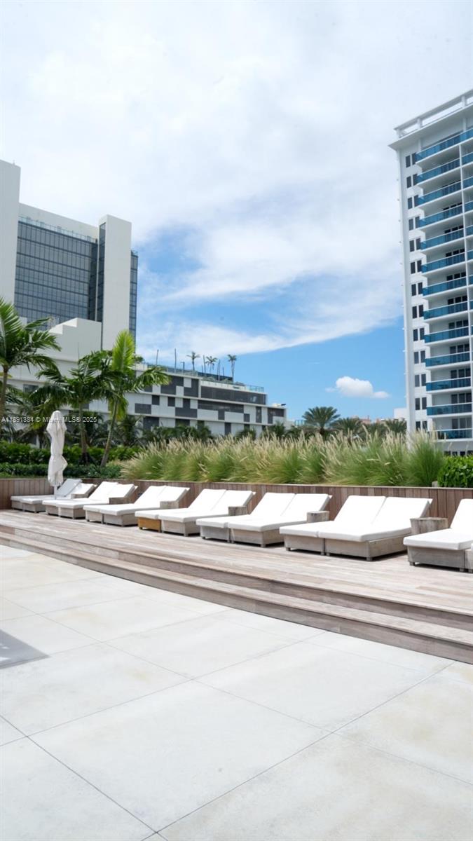 RONEY PALACE CONDO - Residential