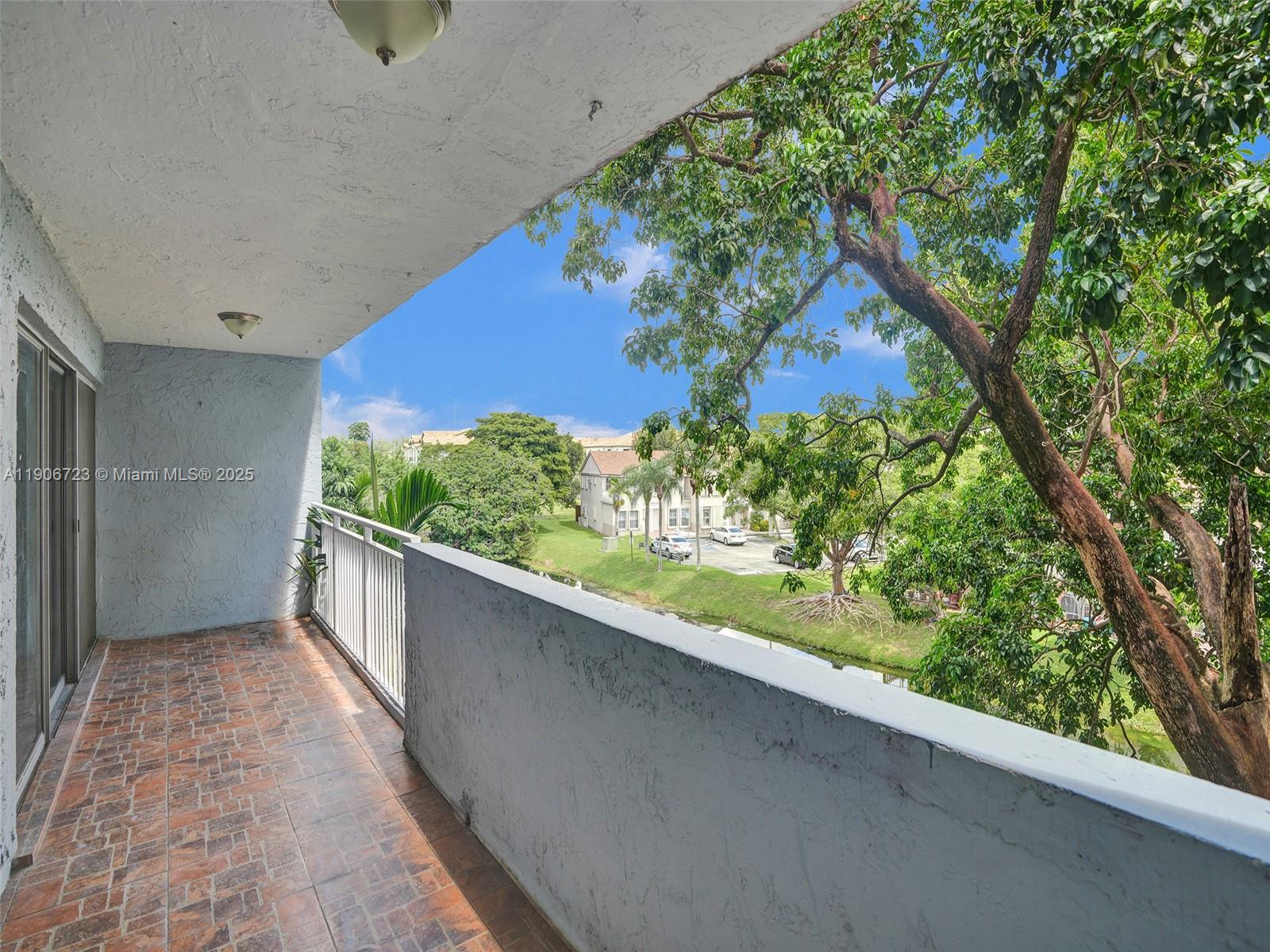 THE BEACH CLUB FONTAINEBL - Residential Lease