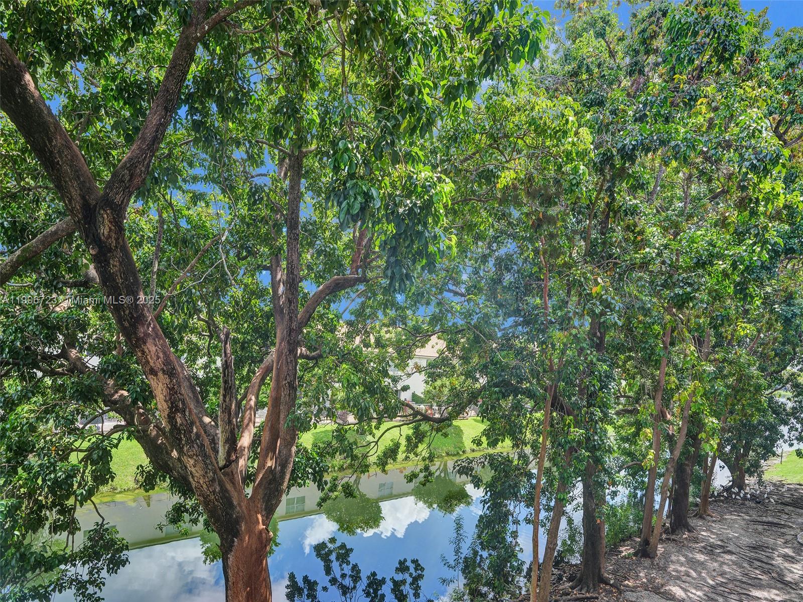 THE BEACH CLUB FONTAINEBL - Residential Lease