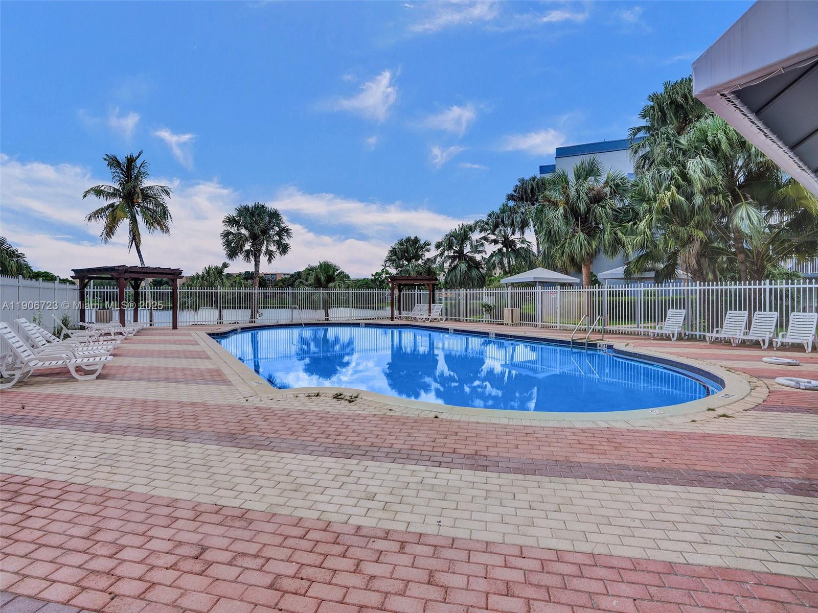 THE BEACH CLUB FONTAINEBL - Residential Lease