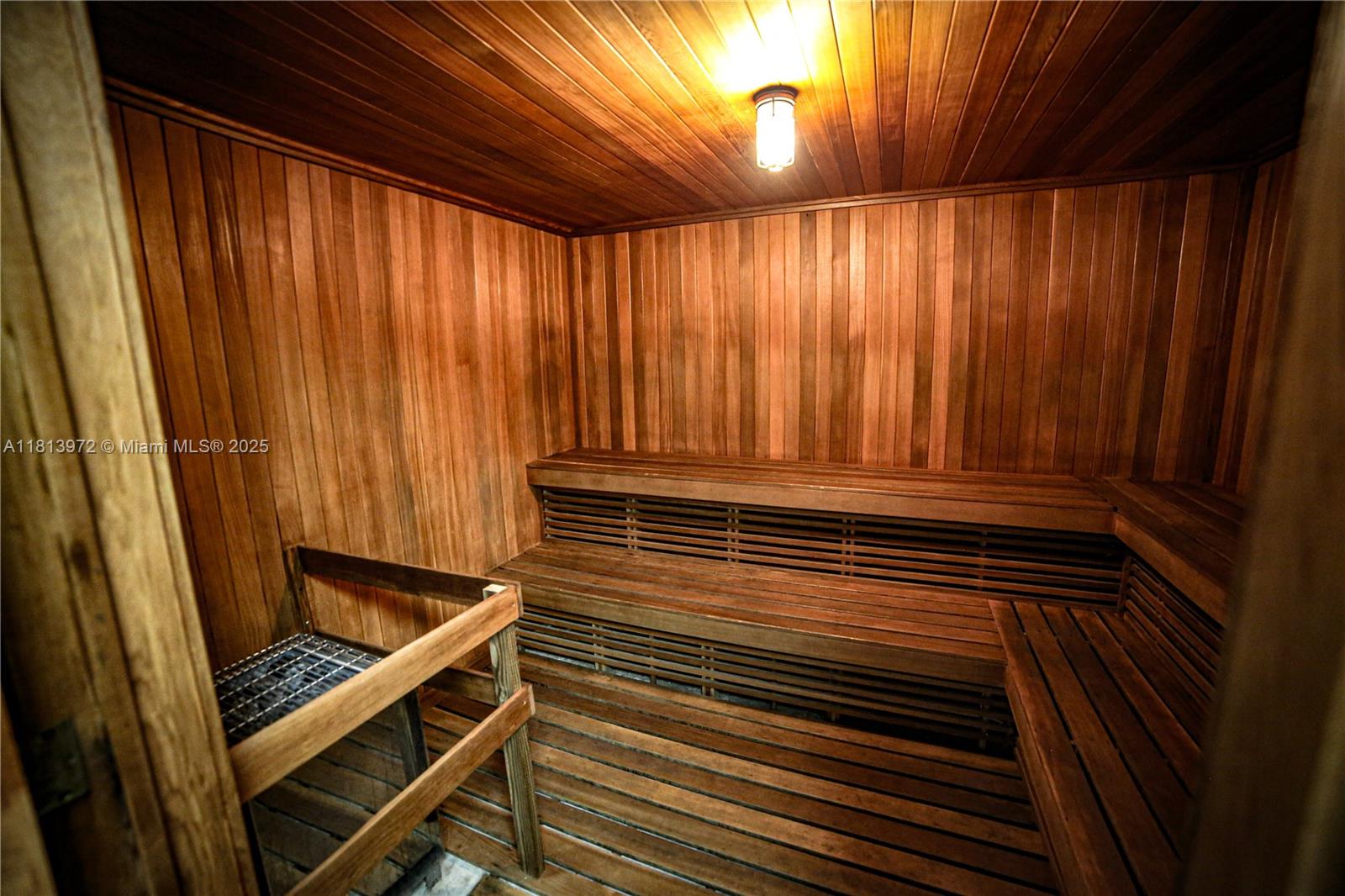 200 LESLIE CONDO - Residential