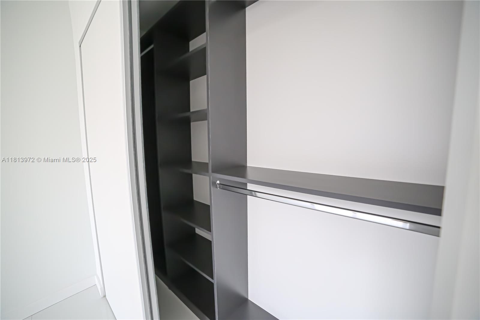 200 LESLIE CONDO - Residential