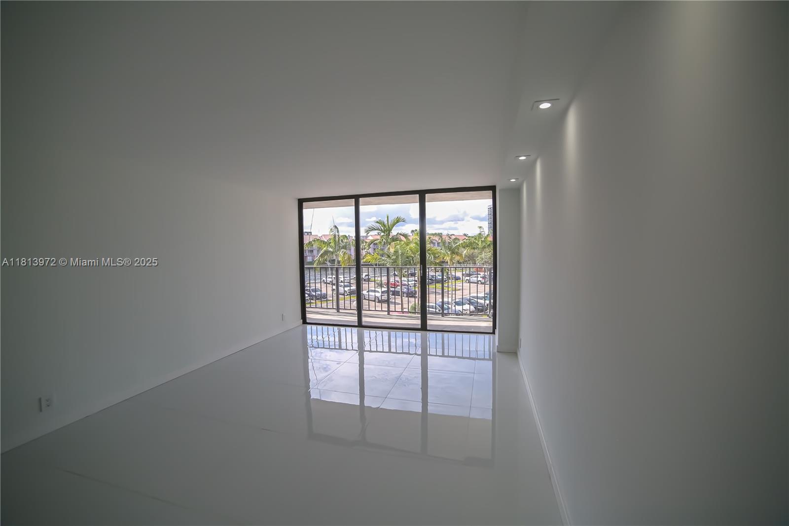 200 LESLIE CONDO - Residential