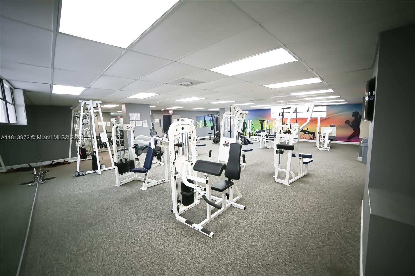 200 LESLIE CONDO - Residential